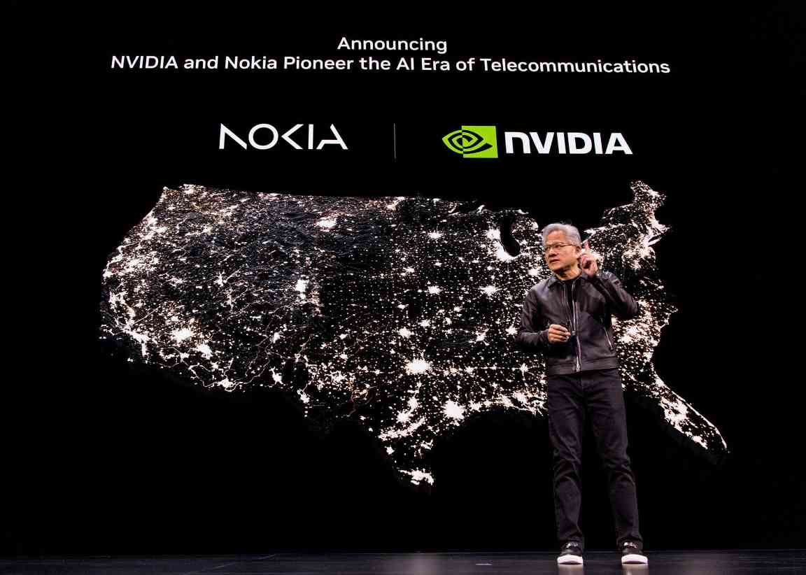 黄仁勋GTC大会:AI无泡沫,未来芯片将创造超5000亿美元营收(图3) 黄仁勋GTC大会:AI无泡沫,未来芯片将创造超5000亿美元营收(图3)