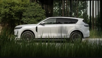 岚图FREE+上市，全系标配英得尔车载冰箱(图5)