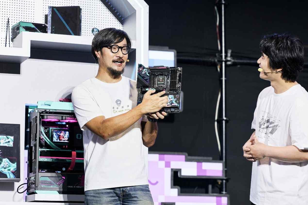 BW2025 ROG玩+乐园惊艳亮相 RO姬与初音未来联名产品引爆全场(图6)