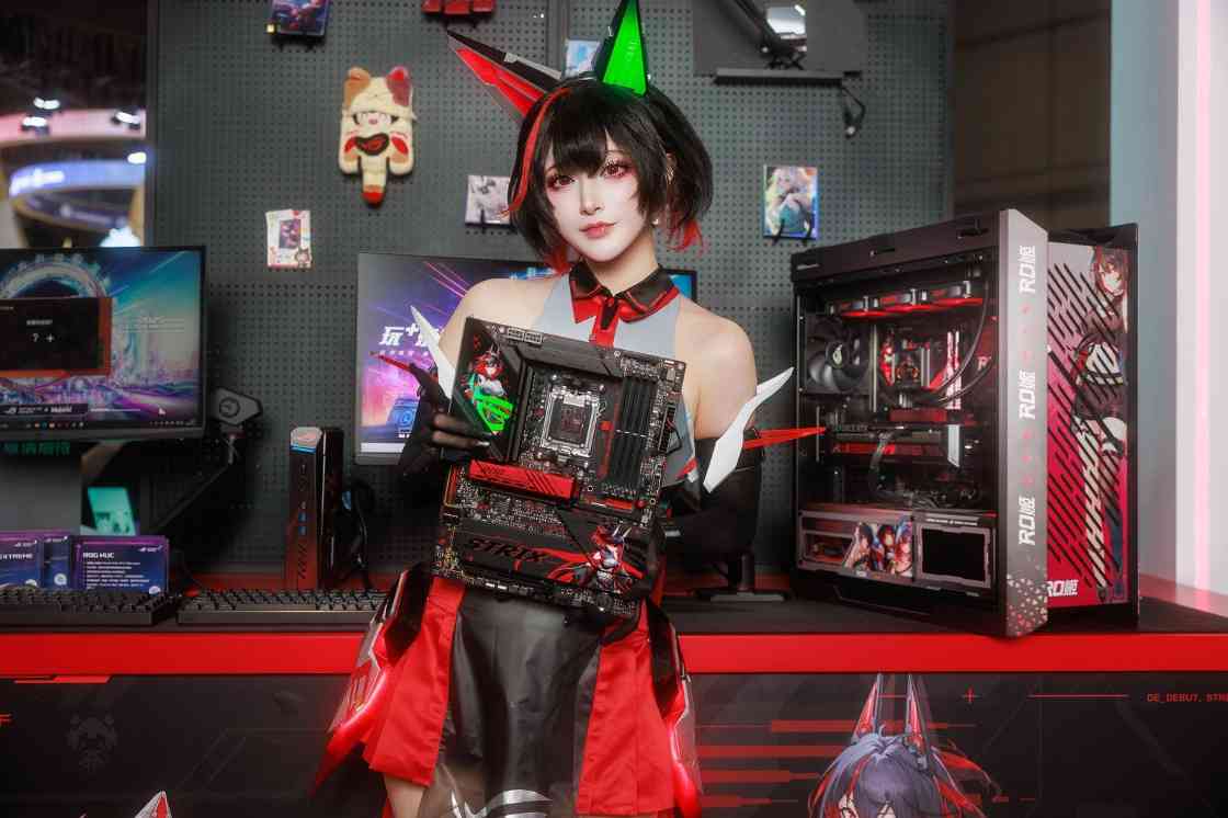 BW2025 ROG玩+乐园惊艳亮相 RO姬与初音未来联名产品引爆全场(图12)