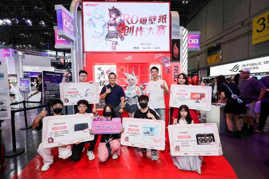 BW2025 ROG玩+乐园惊艳亮相 RO姬与初音未来联名产品引爆全场(图13)