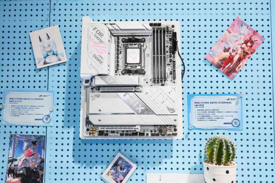 BW2025 ROG玩+乐园惊艳亮相 RO姬与初音未来联名产品引爆全场(图18)