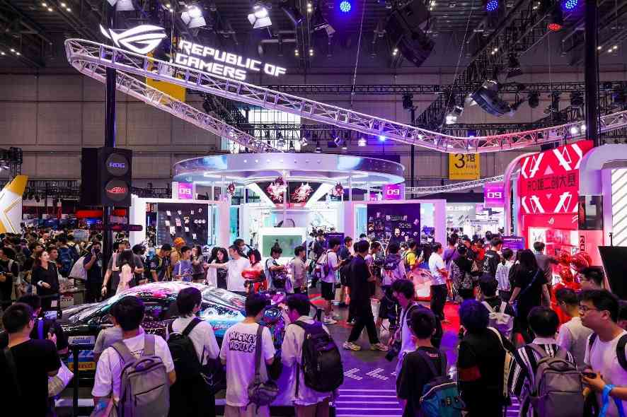 BW2025 ROG玩+乐园引爆二次元电竞狂欢(图1)
