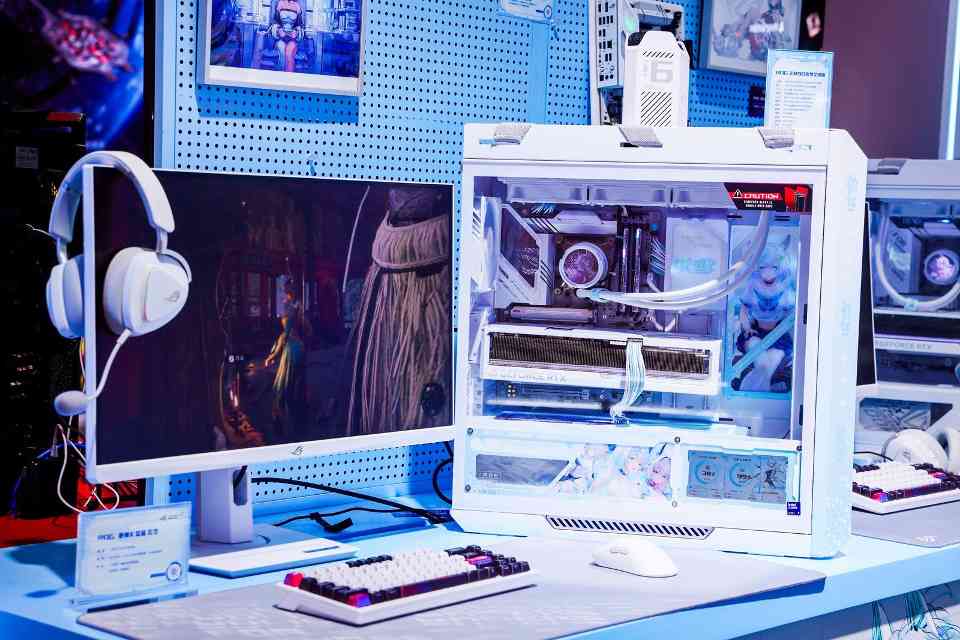 BW2025 ROG玩+乐园引爆二次元电竞狂欢(图10)