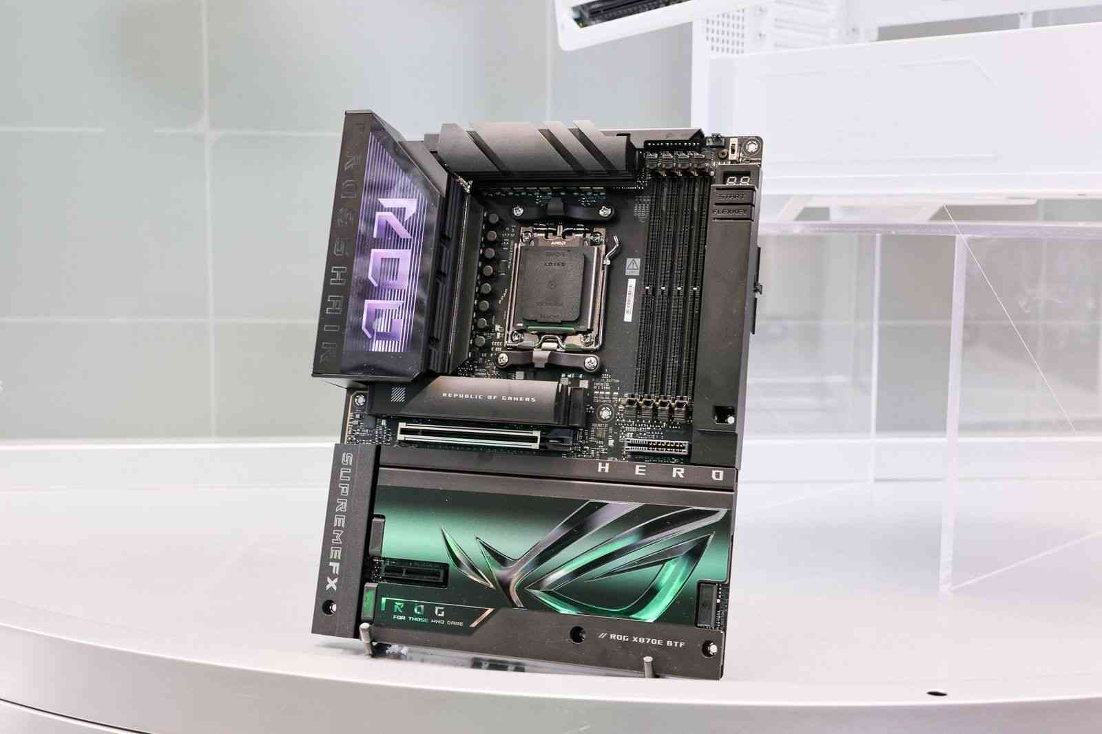 BW2025 ROG玩+乐园引爆二次元电竞狂欢(图20)