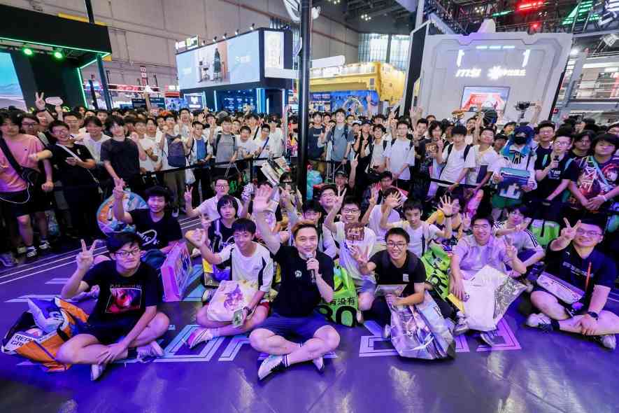 BW2025 ROG玩+乐园引爆二次元电竞狂欢(图28)