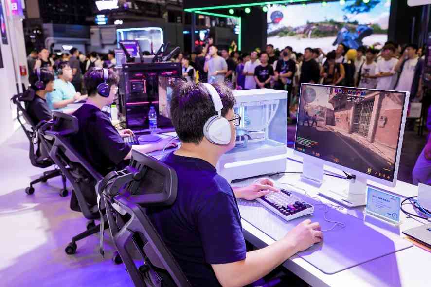 BW2025 ROG玩+乐园引爆二次元电竞狂欢(图30)