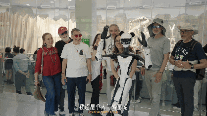 成都网红景点邂逅机器人导游，科技赋能文旅新体验(图4)