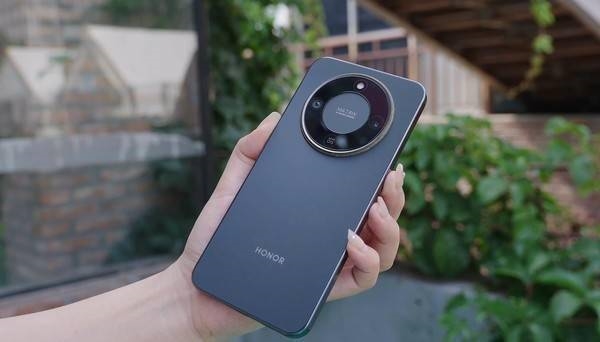 父母实用手机推荐 耐用护眼续航强(图1)