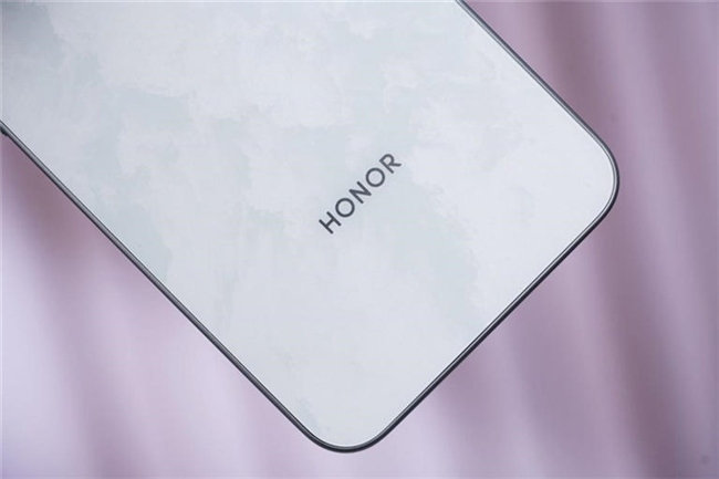 千元机续航与防护巅峰对决！三款高性价比机型推荐(图1)