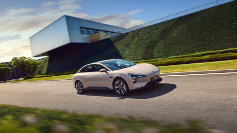 军工安全+同级颜值王！2025款东风奕派007领衔10-15万新能源轿车全能之选(图3)