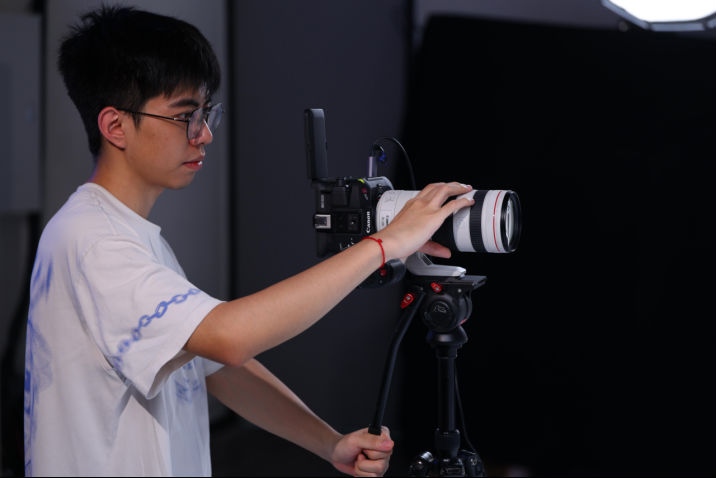 专业直播间设备升级打造明星感团播内容(图3)