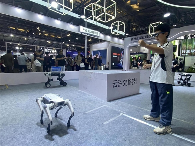 云深处科技WAIC 2025展示具身智能产业化成果(图5)