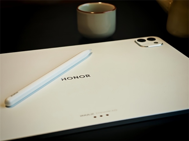 2025最佳AI平板选购指南 荣耀MagicPad 3领衔(图1)