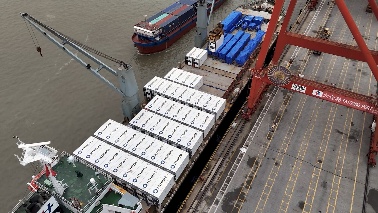 储能出货量突破100GWh｜创新服务安全引领行业变革(图2)