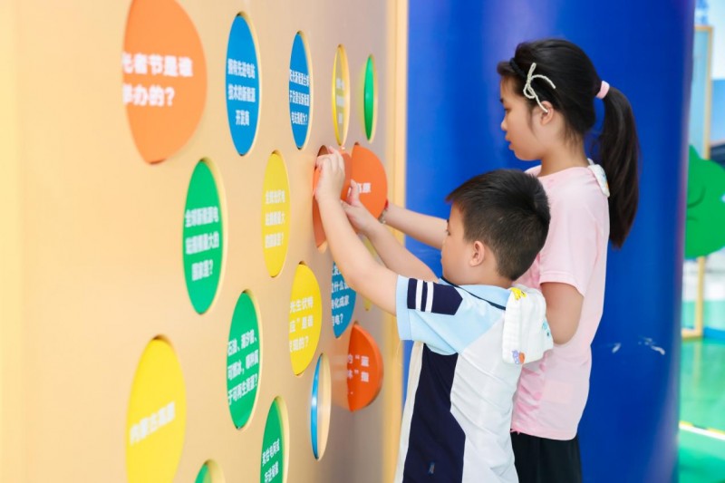 东盟枢纽新能源科普展｜科技追光之旅点亮绿色未来(图4)