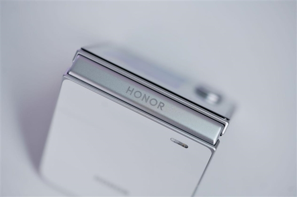 什么手机最好用｜荣耀MagicVFlip2全面评测(图2)