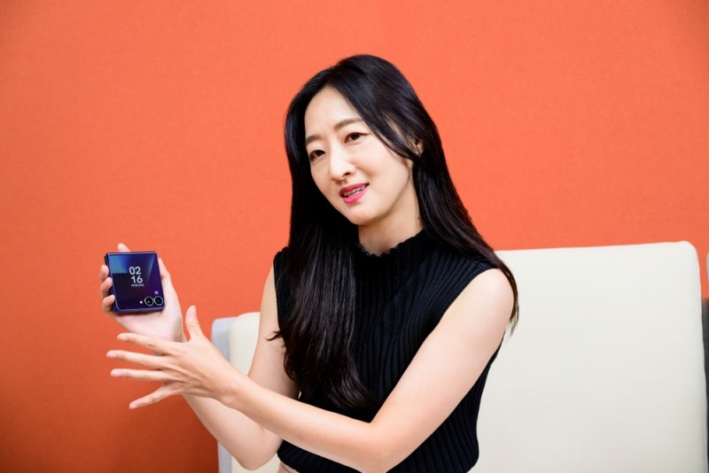 折叠屏AI体验全攻略：One UI 8如何重塑移动交互(图2)