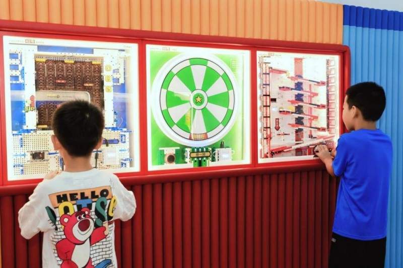 火锅店里的AI编程课堂｜亲子互动新体验(图2)