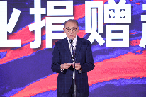 商业模式的进化论：杨受成杨政龙如何带领英皇集团走向跨界生态｜核心路径解析(图5)