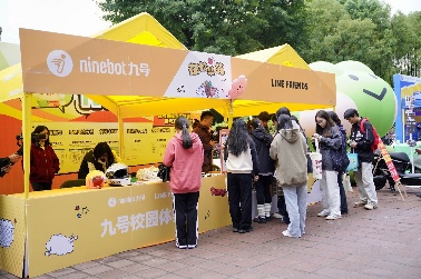 电动车成大学生智能出行伙伴安全出行守护行动走进全国百所高校(图4)