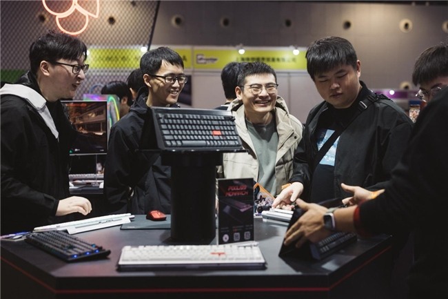 WePlay2025精彩落幕 CHERRY樱桃创新外设彰显行业新势能(图8)
