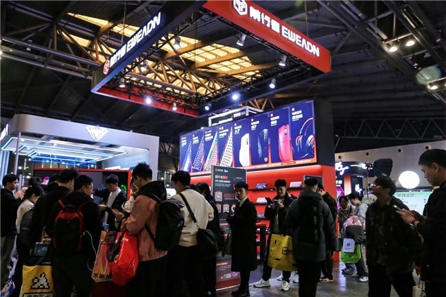 前行者上海WePlay & ZFX展会圆满落幕，“国风科技”外设引爆线下体验热潮(图1)