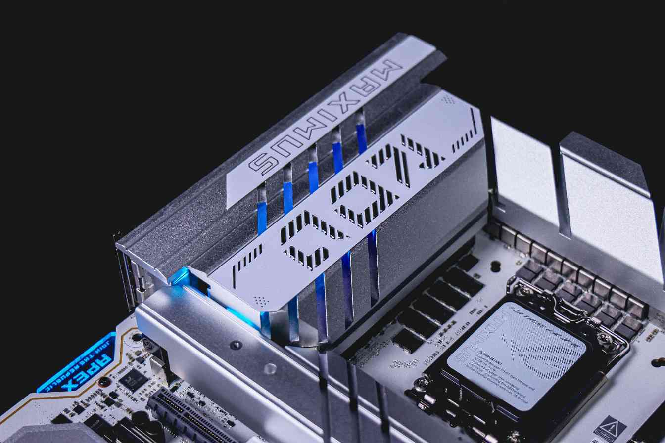 ROG MAXIMUS Z890 APEX主板创DDR5-13322超频新纪录(图9)